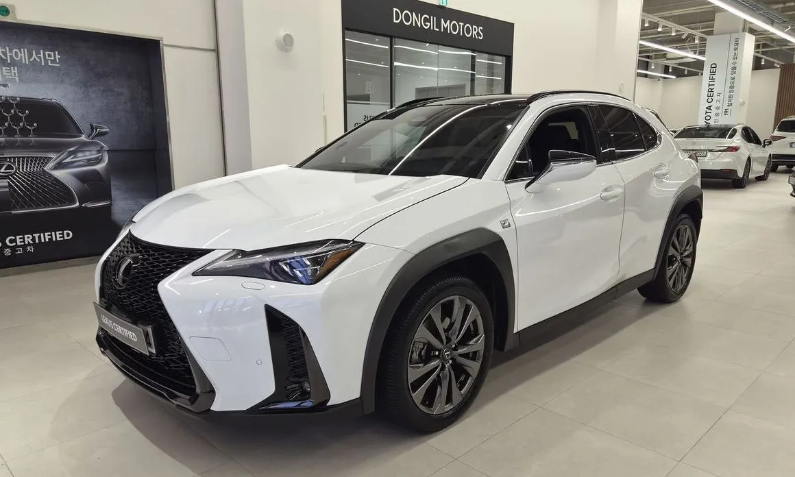Lexus UX — фото 1