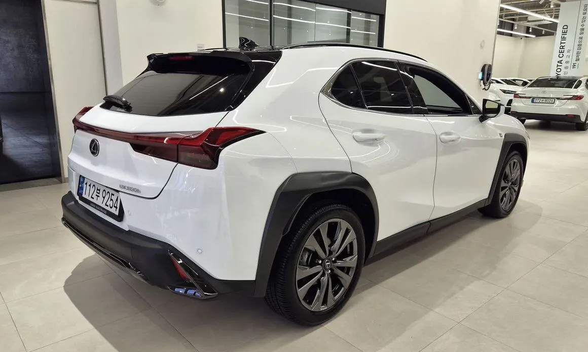 Lexus UX — фото 4
