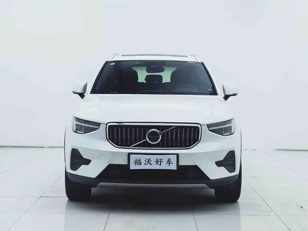 Volvo XC40 — фото 4