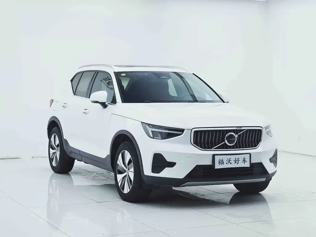 Volvo XC40 — фото 5