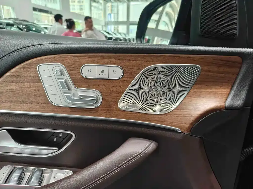 Mercedes-Benz GLS — фото 7