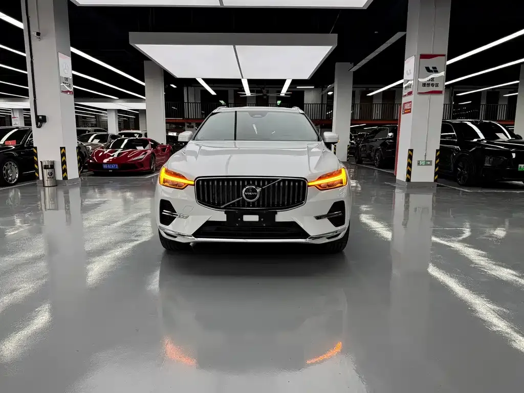 Volvo XC60 — фото 10