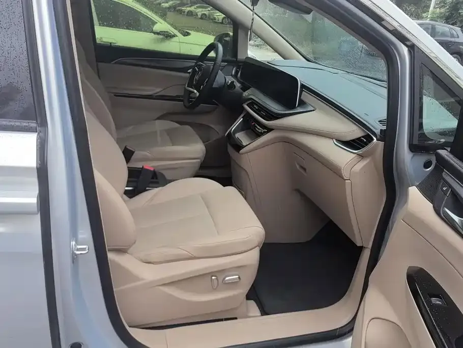 Buick GL8 Hybrid — фото 5