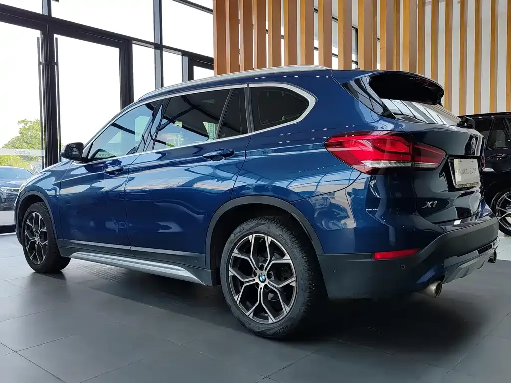 BMW X1 — фото 8