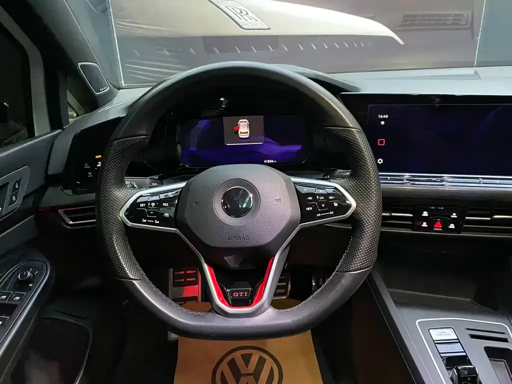 Volkswagen Golf GTI — фото 7