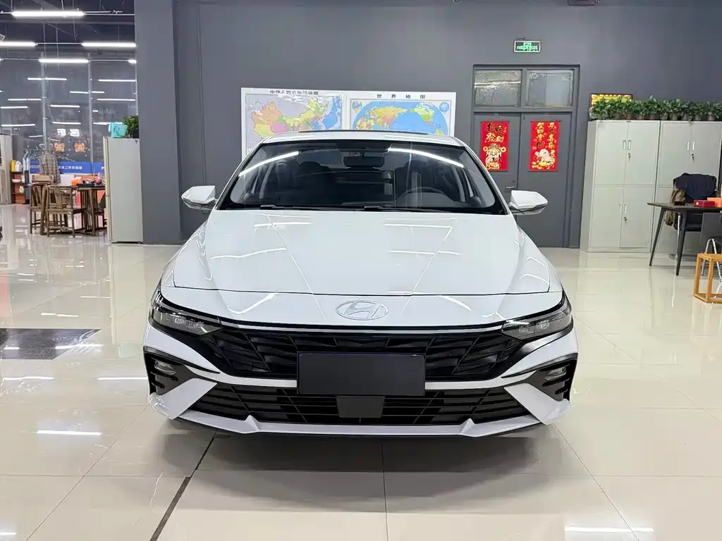 Hyundai Elantra — фото 9