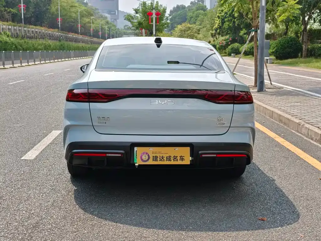 BYD Qin L — фото 8