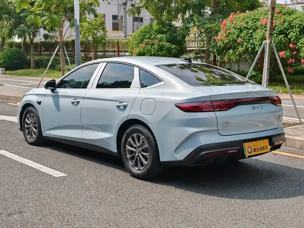 BYD Qin L — фото 10