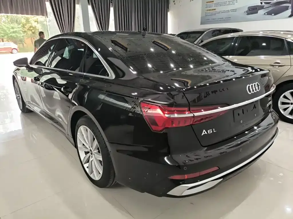 Audi A6L — фото 10