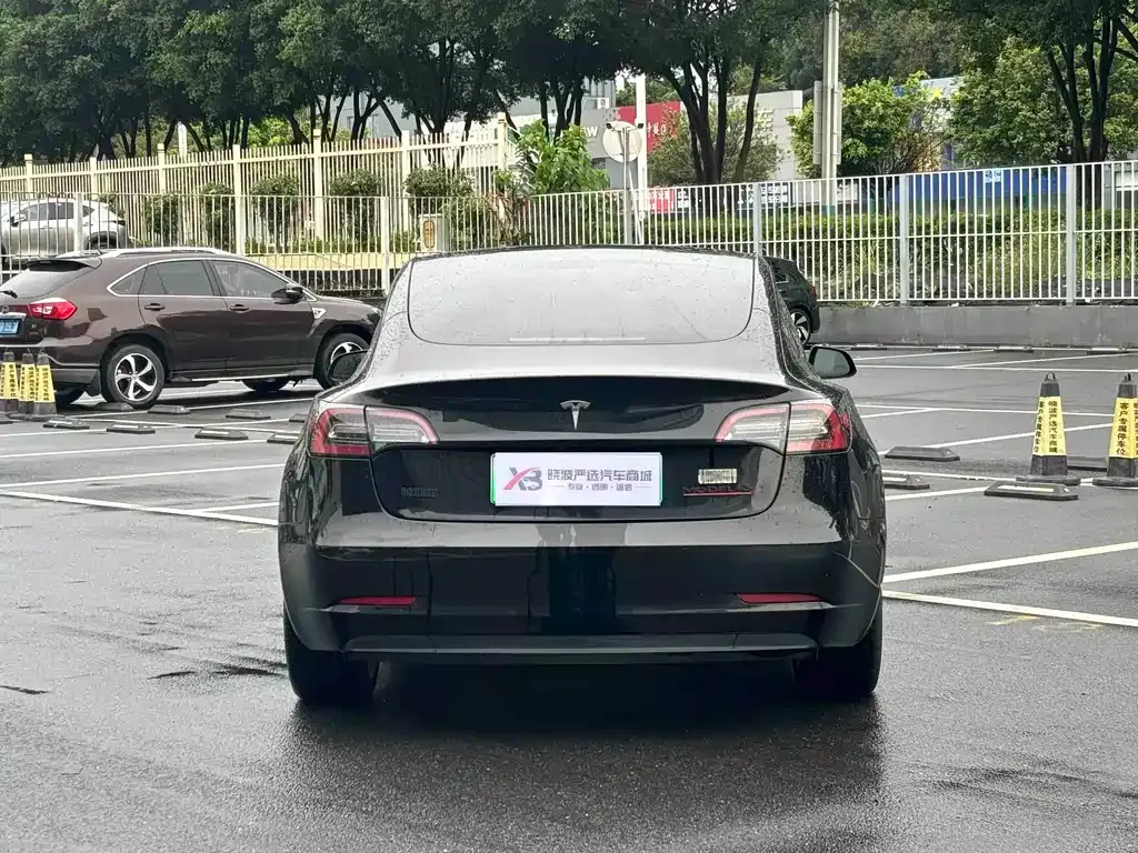 Tesla Model 3 — фото 6