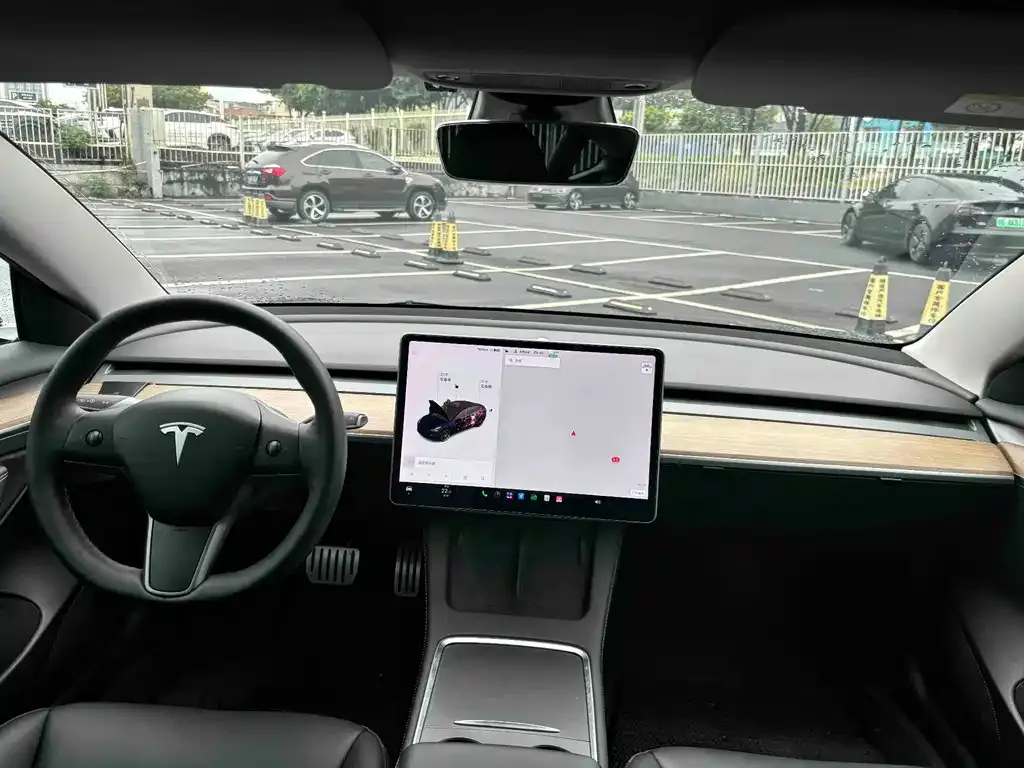 Tesla Model 3 — фото 3