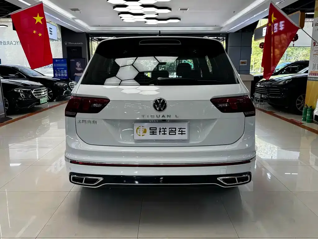 Volkswagen Tiguan L — фото 7