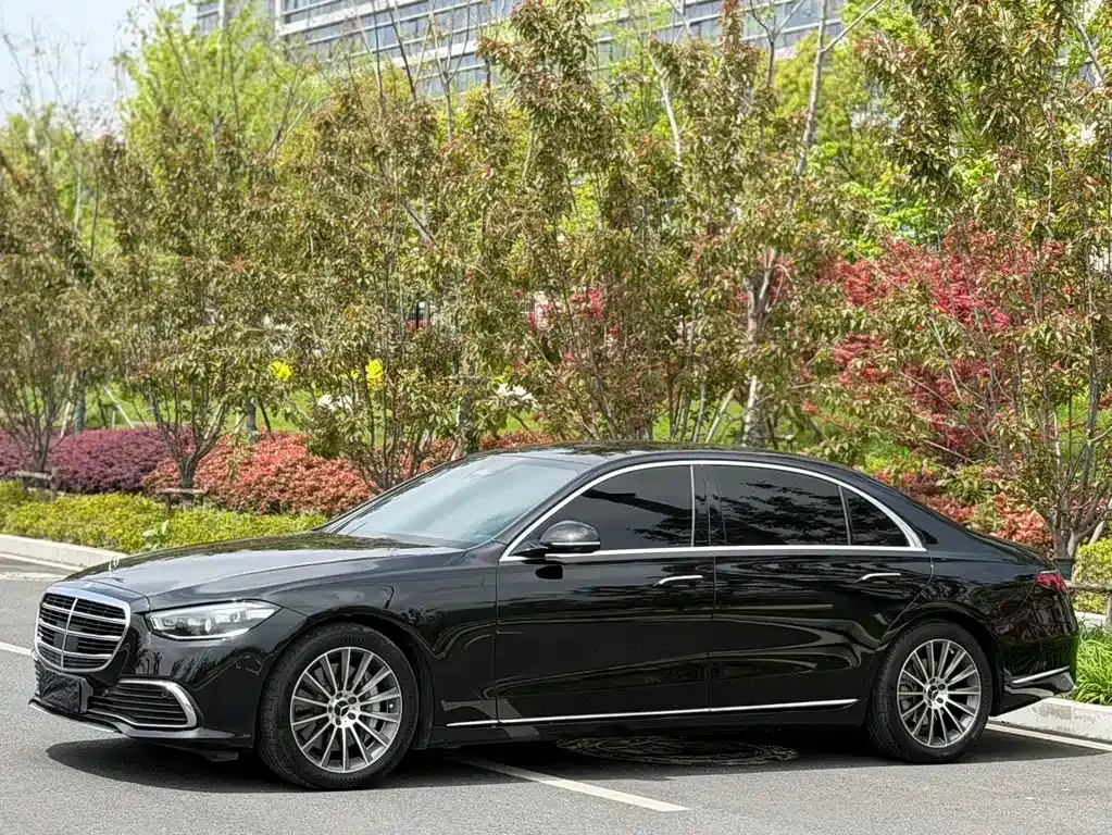 Mercedes-Benz S-Class — фото 1