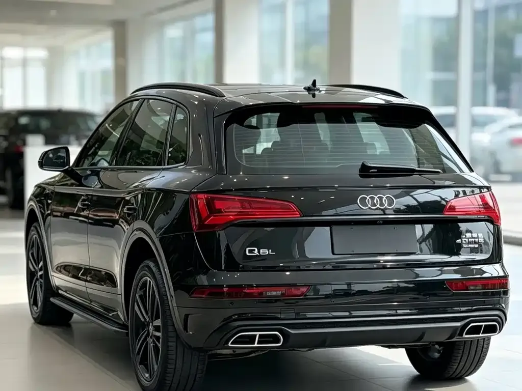 Audi Q5L — фото 8