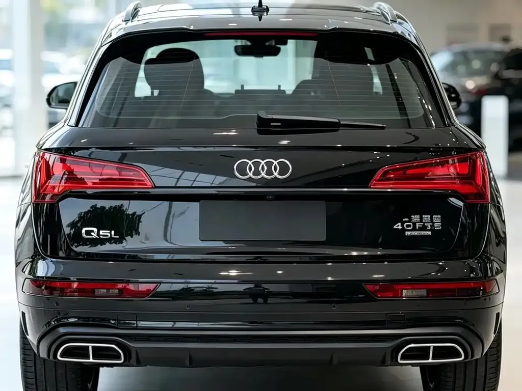 Audi Q5L — фото 5