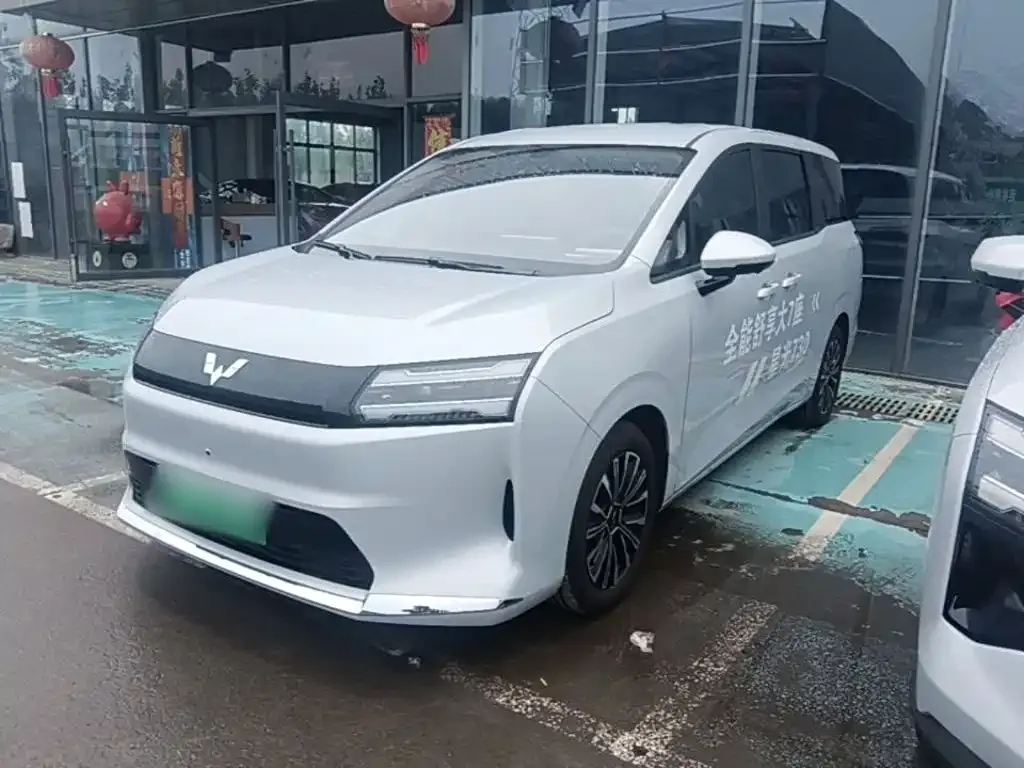 Wuling Xingguang 730 New Energy — фото 1