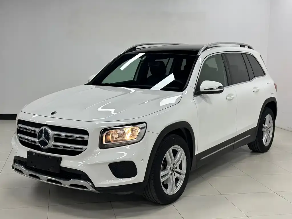 Mercedes-Benz GLB — фото 1