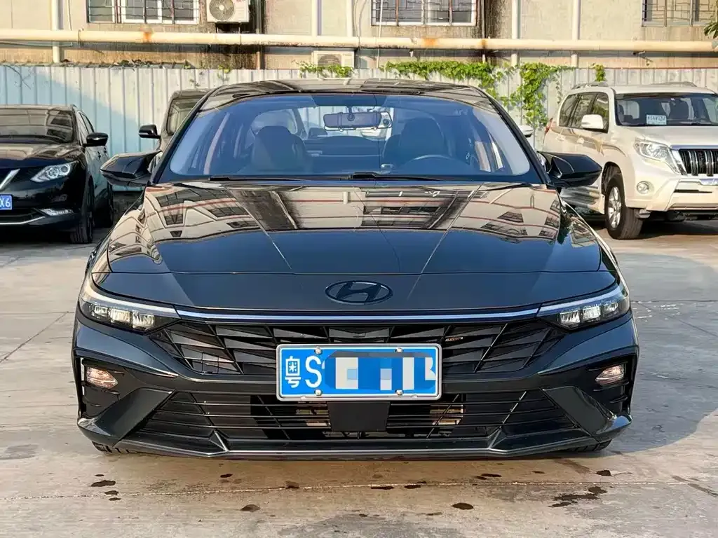 Hyundai Elantra — фото 10