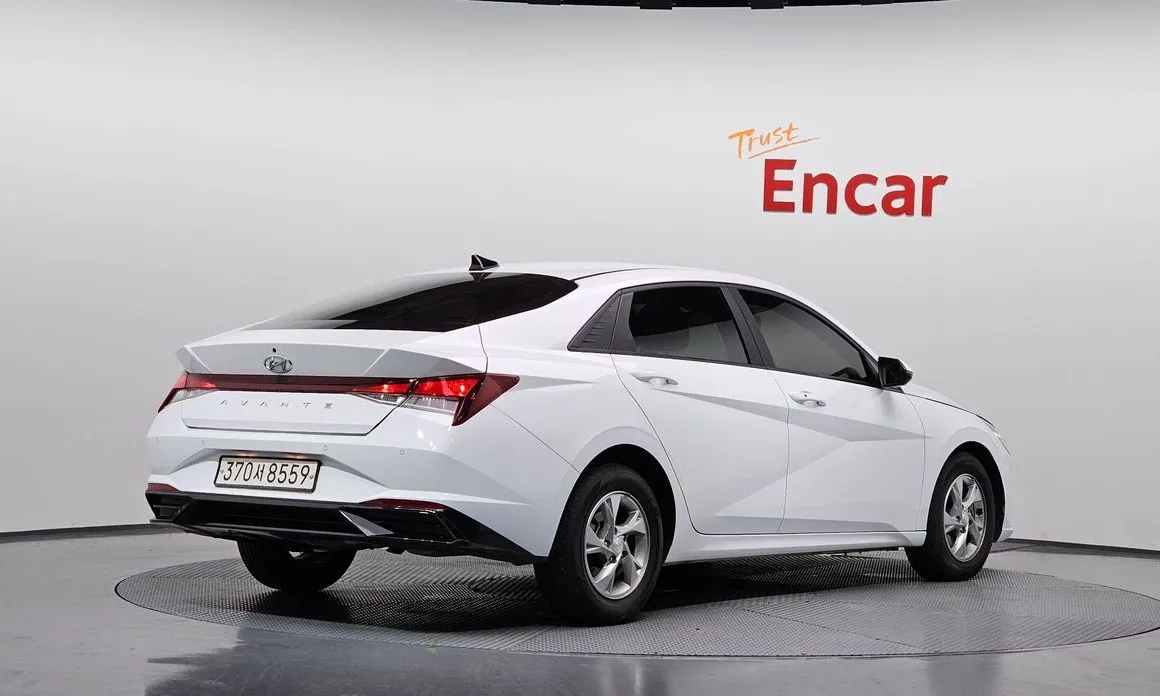 Hyundai AVANTE — фото 3