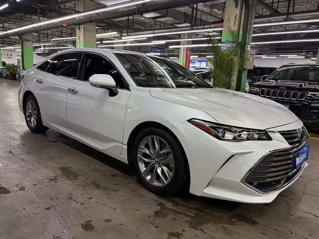 Toyota Avalon — фото 10