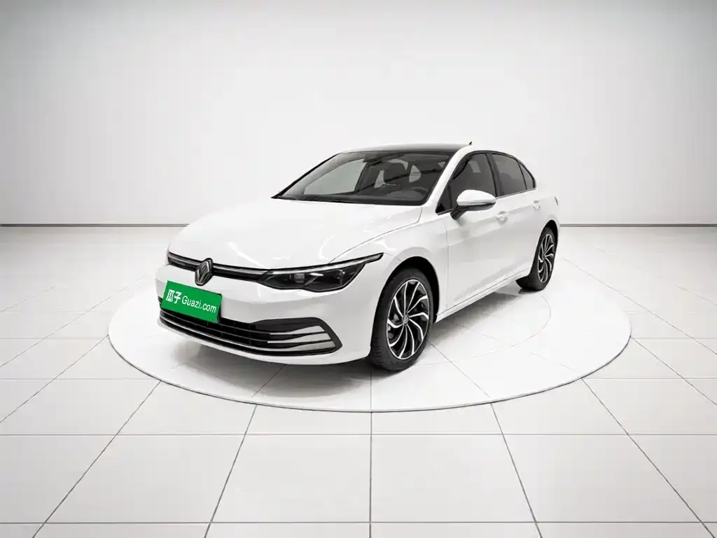 Volkswagen Golf — фото 1