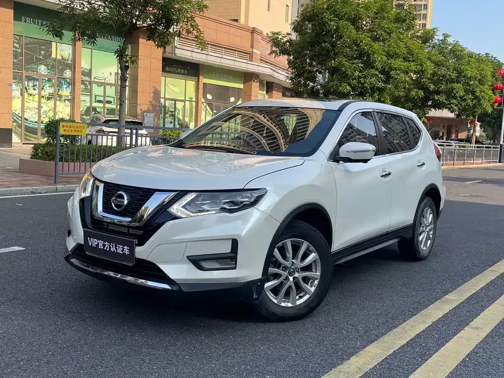 Nissan X-Trail — фото 1
