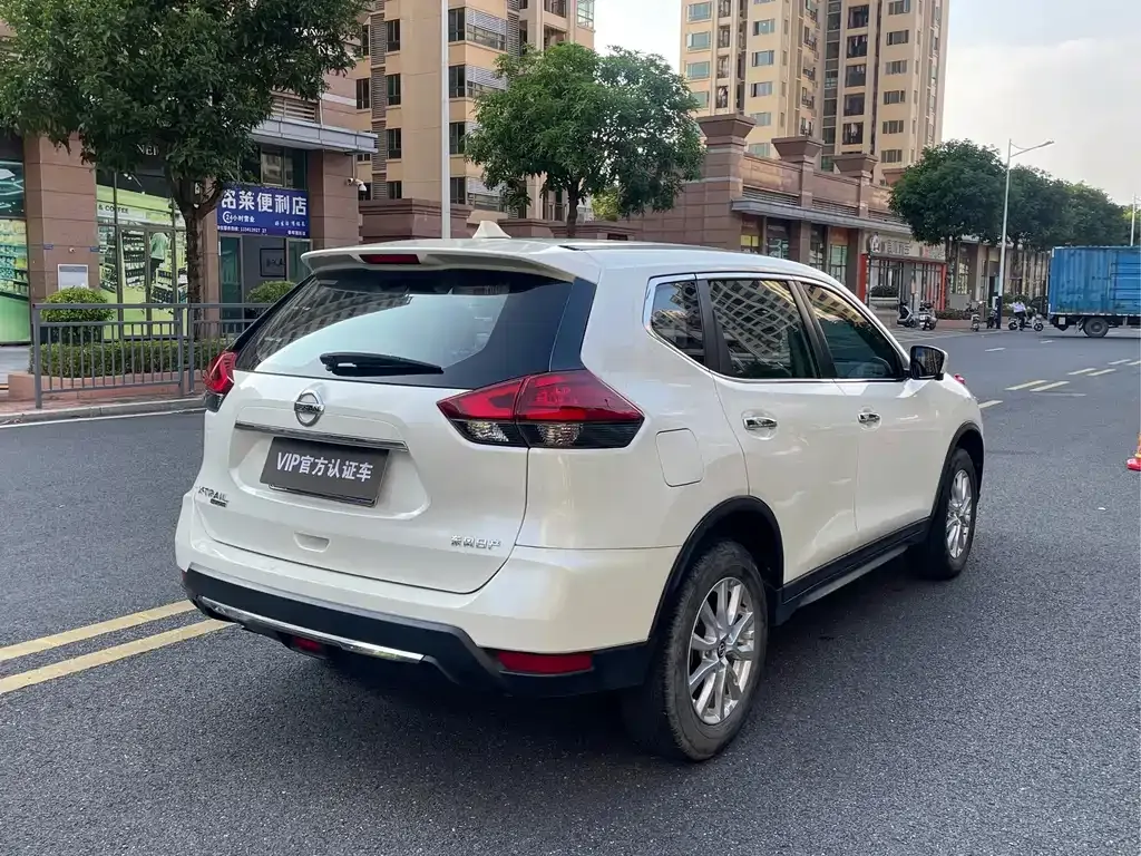 Nissan X-Trail — фото 4