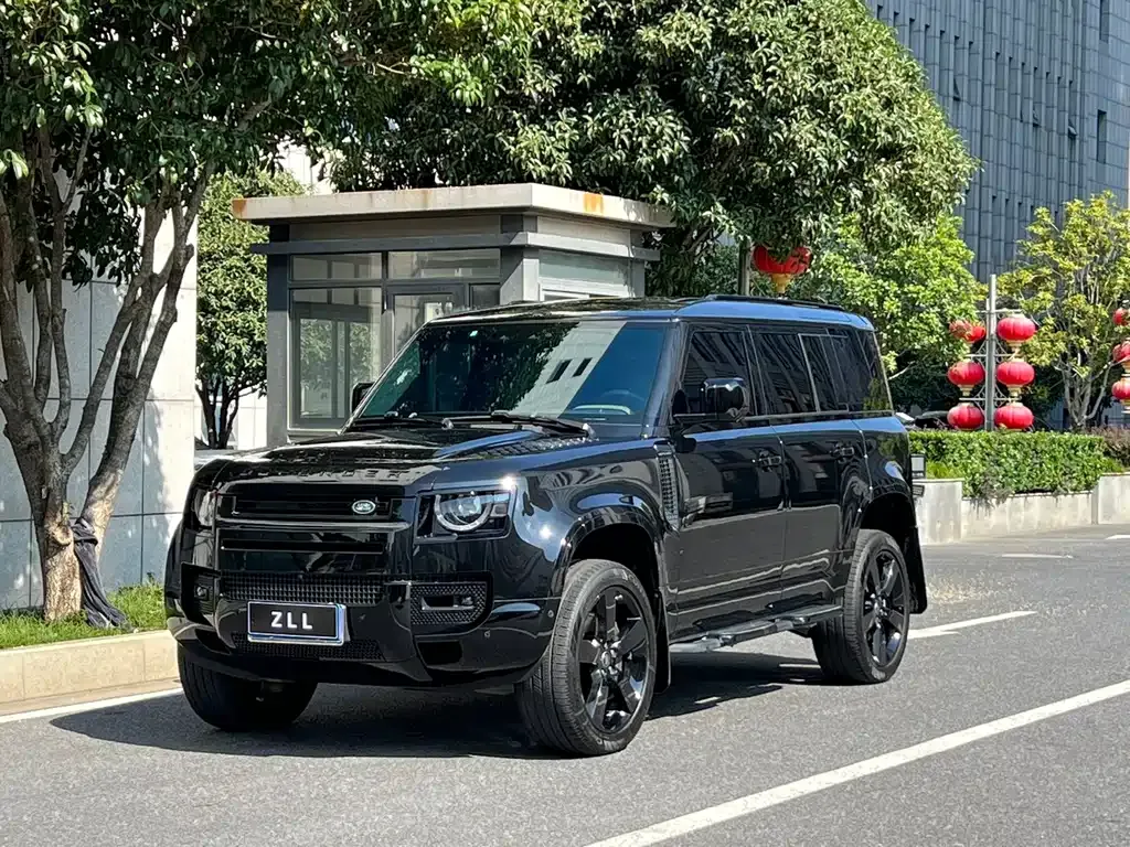 Land Rover Defender — фото 1