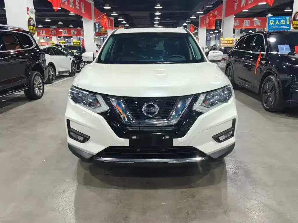 Nissan X-Trail — фото 1