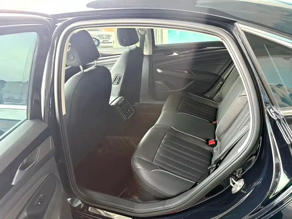 Volkswagen Passat — фото 6