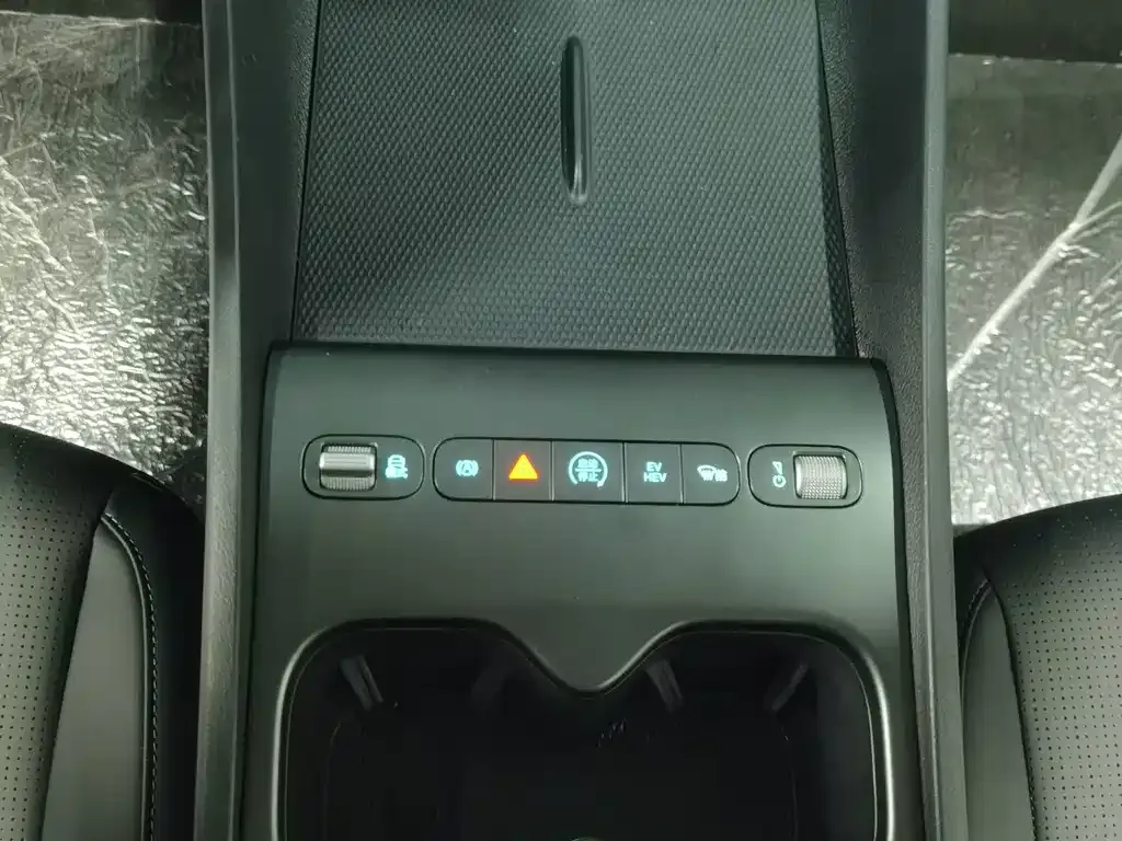 BYD Seal 05 DM-i — фото 7