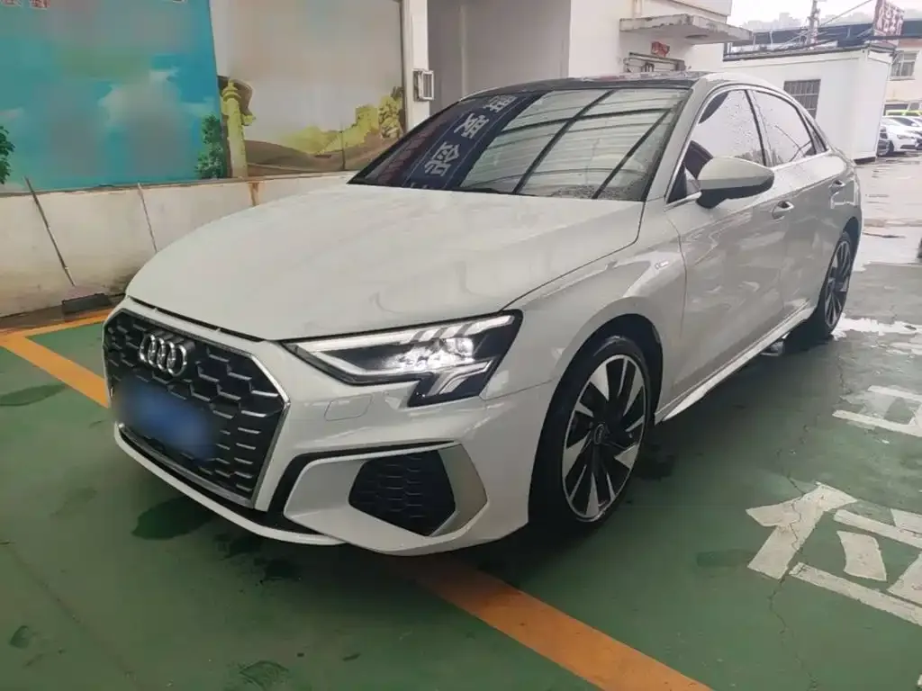 Audi A3 — фото 1