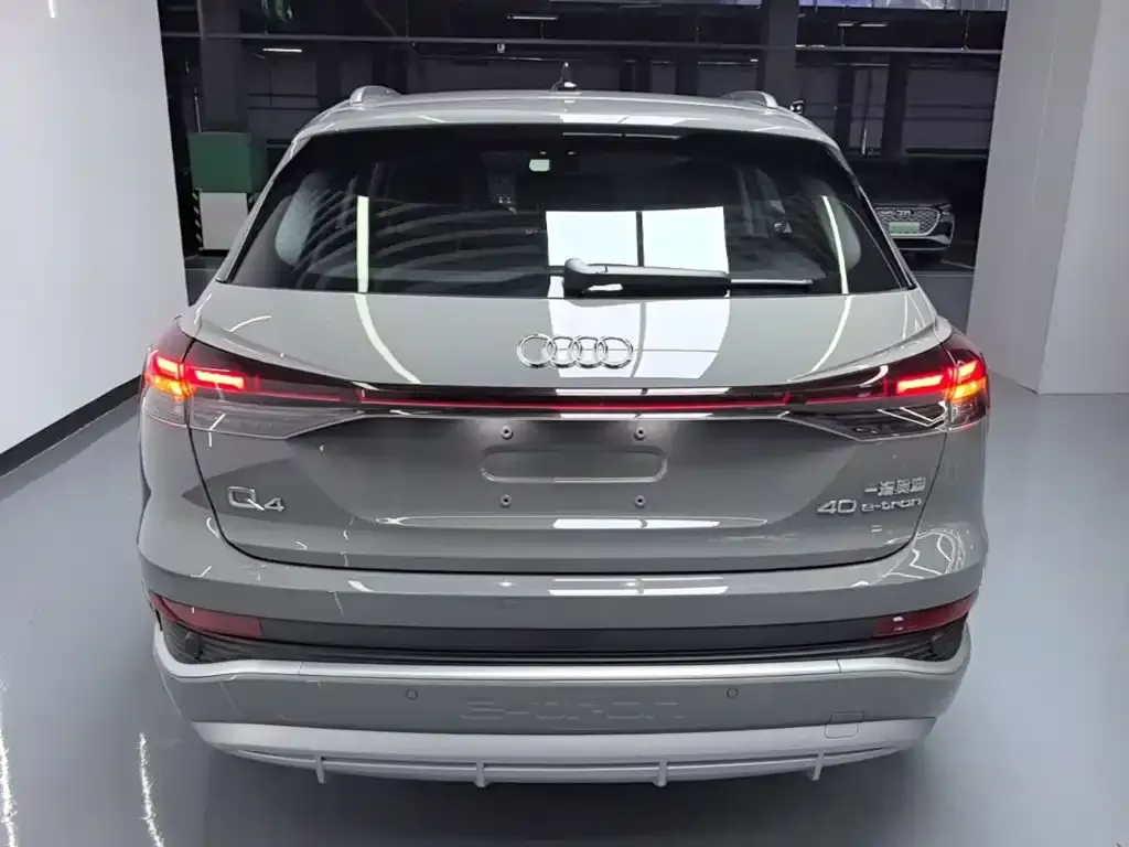 Audi Q4 e-tron — фото 8