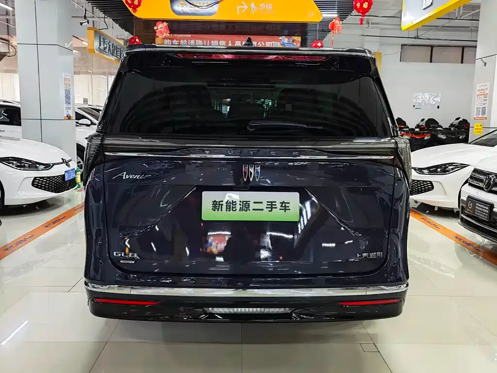Buick GL8 Hybrid — фото 10