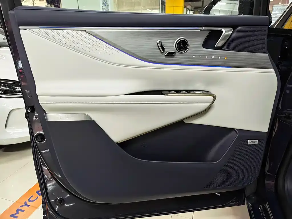 Buick GL8 Hybrid — фото 4
