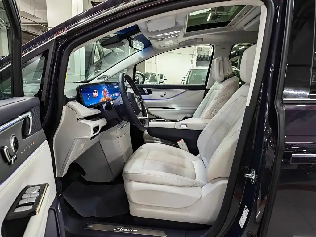 Buick GL8 Hybrid — фото 9