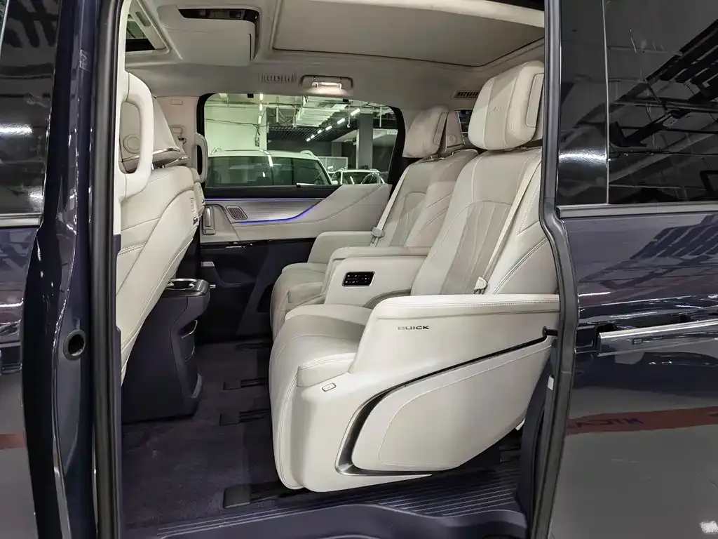 Buick GL8 Hybrid — фото 3