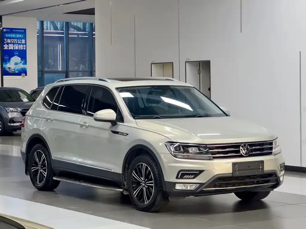 Volkswagen Tiguan L — фото 5