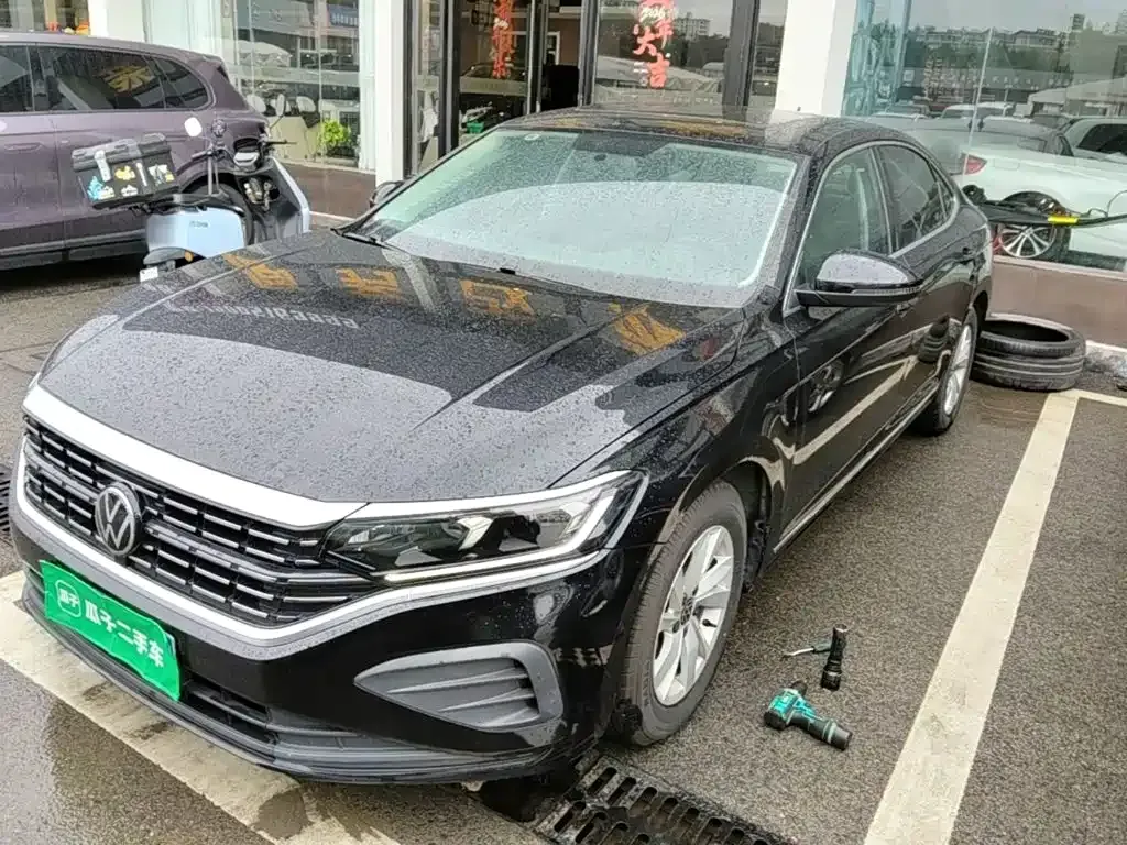 Volkswagen Passat — фото 1