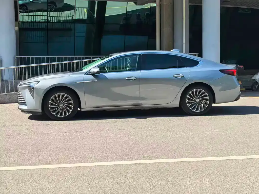 Buick LaCrosse — фото 3