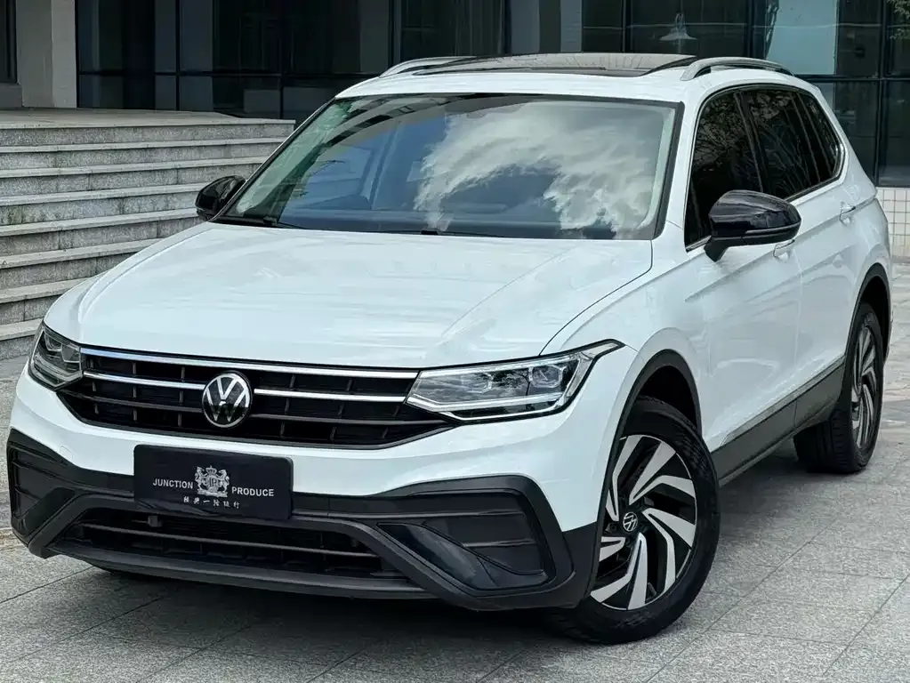 Volkswagen Tiguan L — фото 7