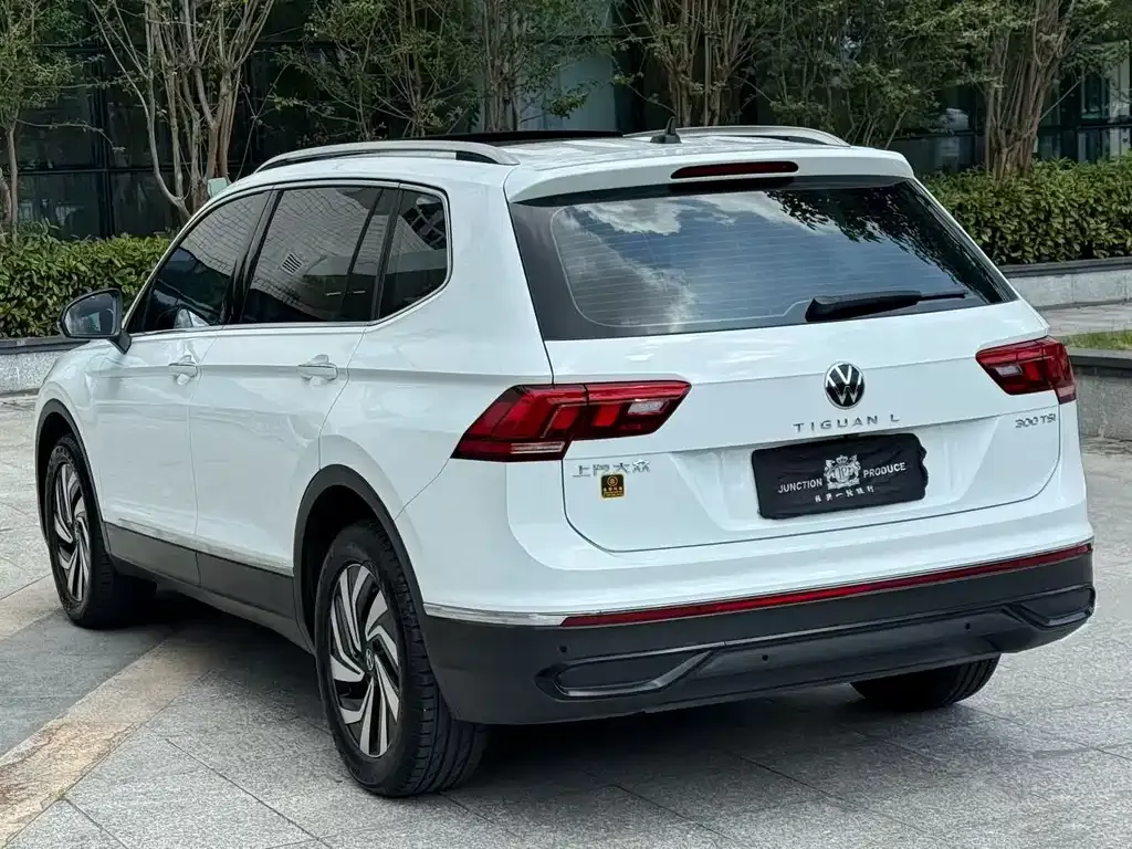 Volkswagen Tiguan L — фото 8