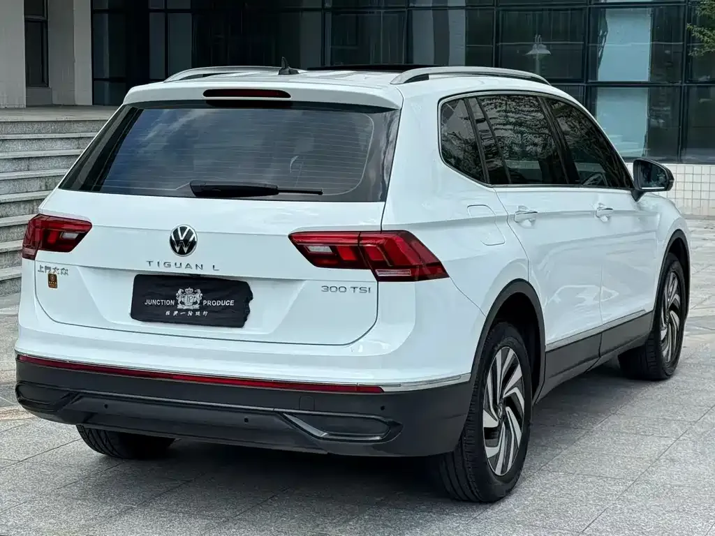Volkswagen Tiguan L — фото 3