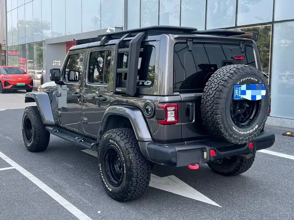 Jeep Wrangler — фото 5