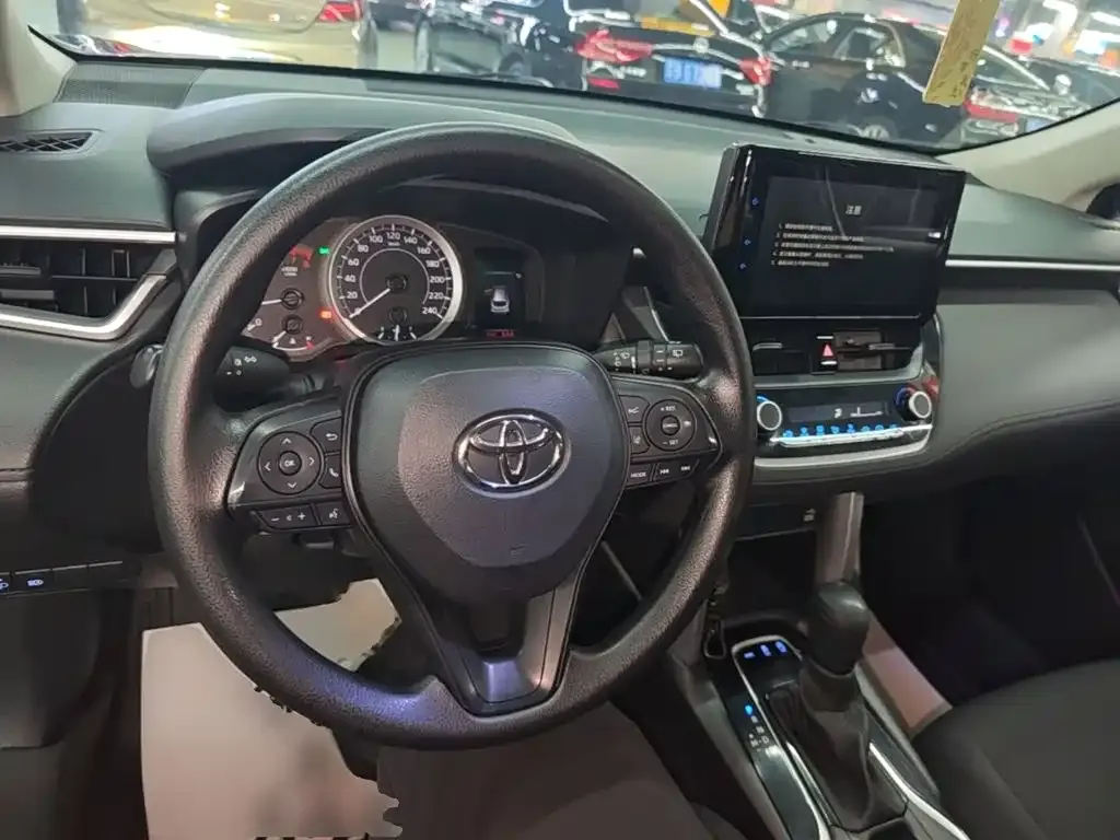 Toyota Corolla Cross — фото 9