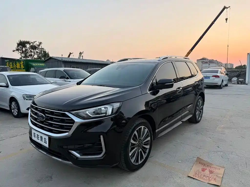 Ford Edge — фото 1