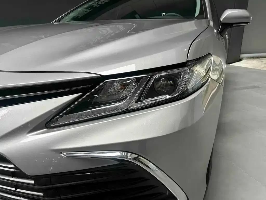 Toyota Camry — фото 6