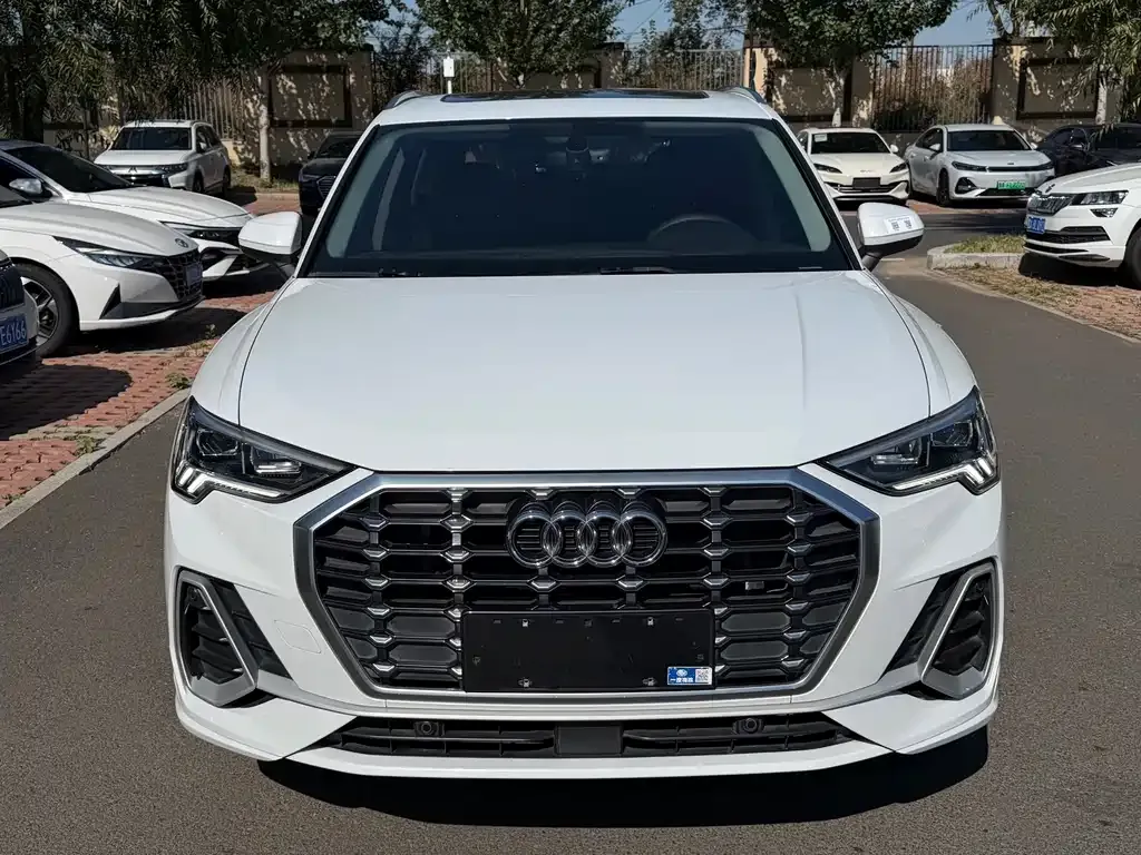 Audi Q3 — фото 7