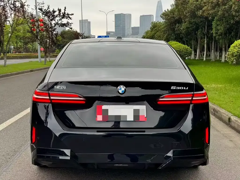 BMW 5 Series — фото 2