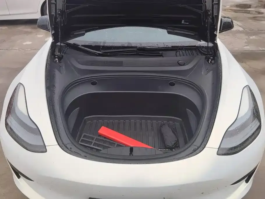 Tesla Model 3 — фото 2